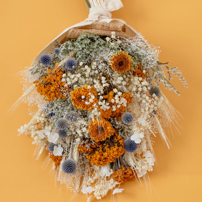 ドライフラワーꕤ︎︎ひまわりとバラと小花いっぱいスワッグꕤ︎︎mini