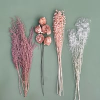 淡いピンク紫っぽい、ドライフラワースワッグ | ドライフラワーと