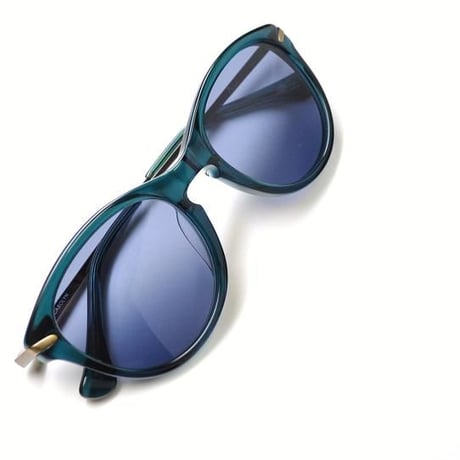 Ｆｅｗ　ｂｙ　ＮＥＷＭＡＮ　　ＣＡＲＯＬＹＮ  　Ｃ３