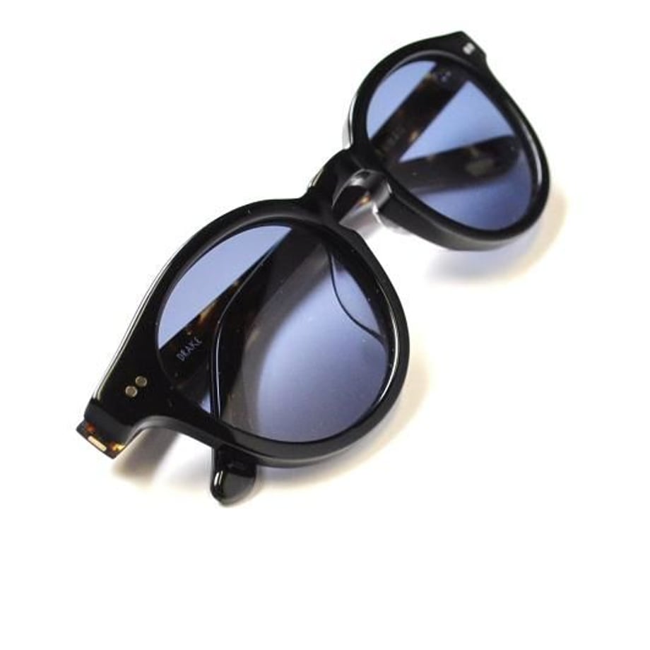 556a86182b349243ad00010b