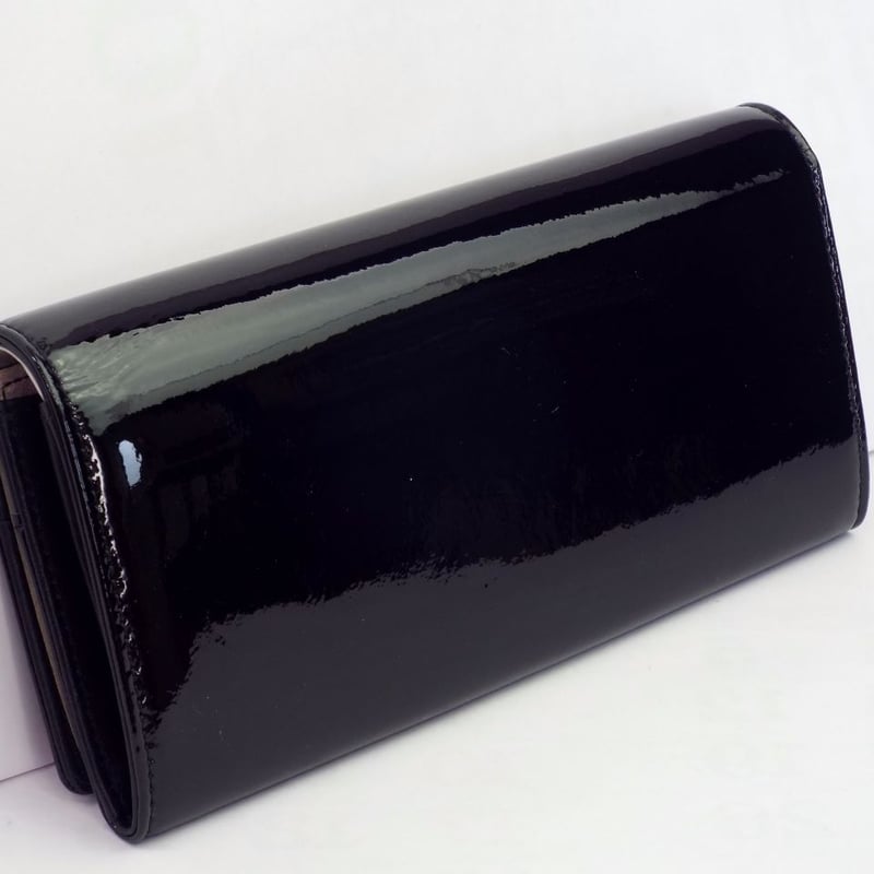 55wv310 エナメル　Vivienne ブラック長財布 ヴィヴィアンウエストウッド 長財布 ブラックエナメル二つ折り