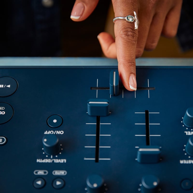 AlphaTheta / OMNIS-DUO | TENTのTEMPO