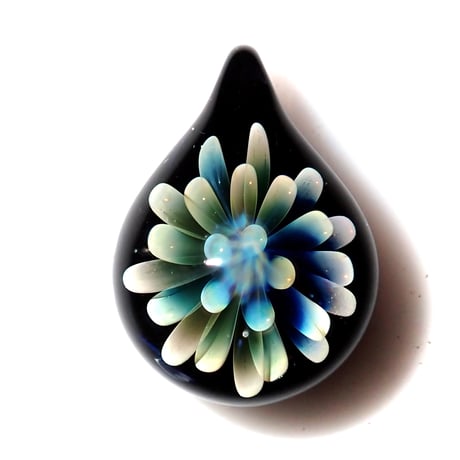 [MFN2-63] mini spread flower pendant