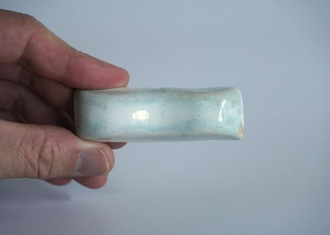 箸置き 一心焼型　青萩（白）