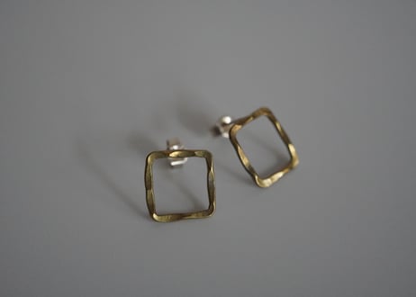 ピアス