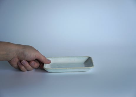 角小皿　黒・白（青萩）