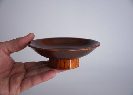 八角高台蓋物