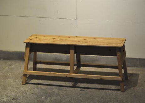 小屋ベンチ