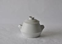 雪白磁蓋物（A）
