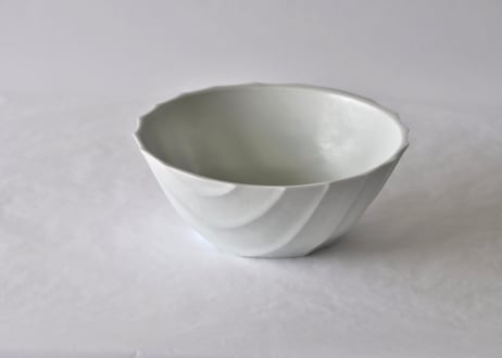 雪白磁しのぎ鉢（縁開き）