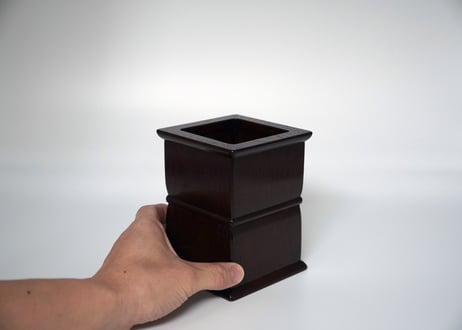 四角筆筒（一帯）