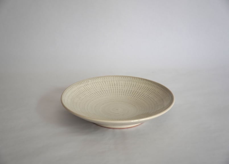 白飛鉋平皿8寸 | COCOROSTORE