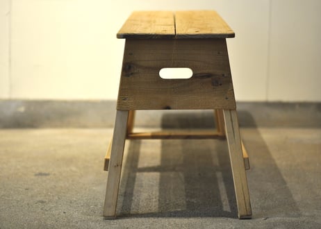 小屋ベンチ