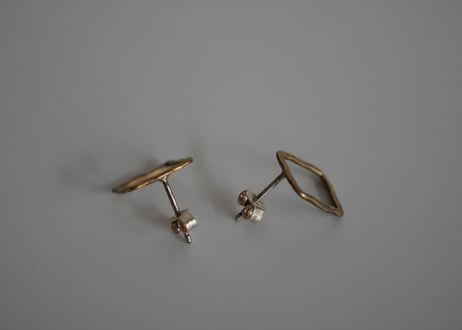ピアス