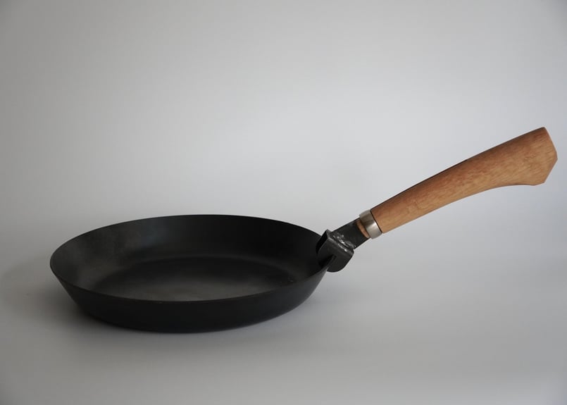 鉄製フライパン（取手：樫 オイル仕上げ）＊取手着脱タイプ | COCOROSTORE