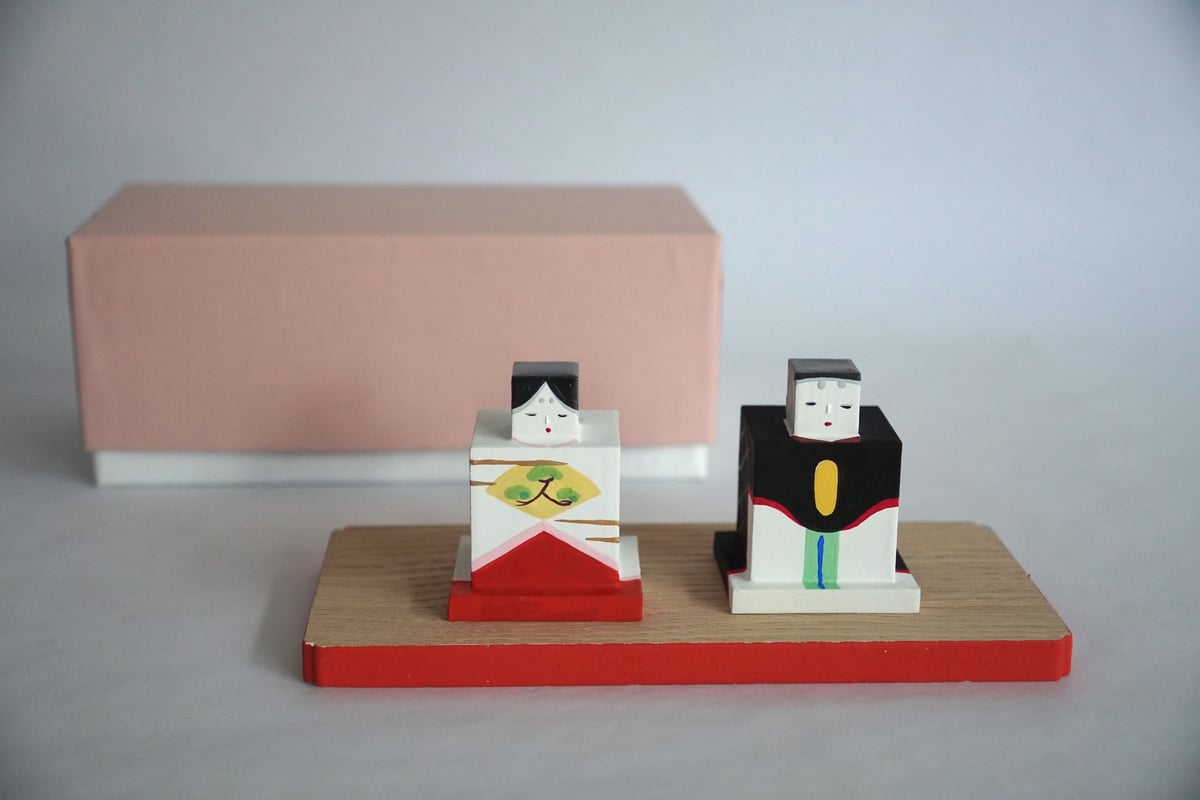 鳥取 郷土玩具 柳屋 復刻 嘉久雛（かくびな）木箱・敷布セット 嘉久雛（かくびな）敷板 ・紙箱セット | COCOROSTORE