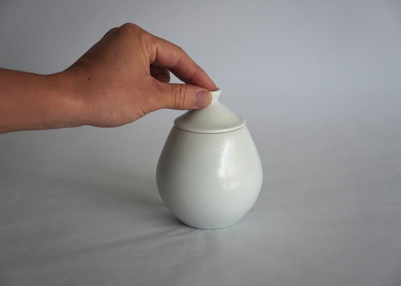 白磁蓋物 | COCOROSTORE