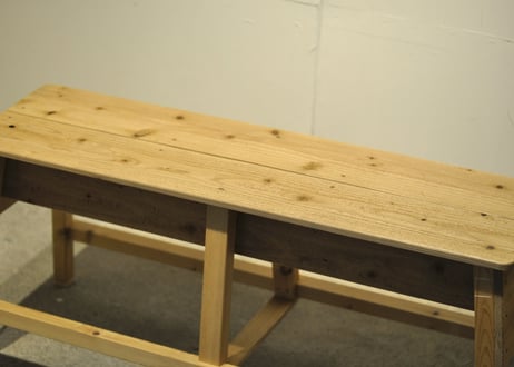 小屋ベンチ