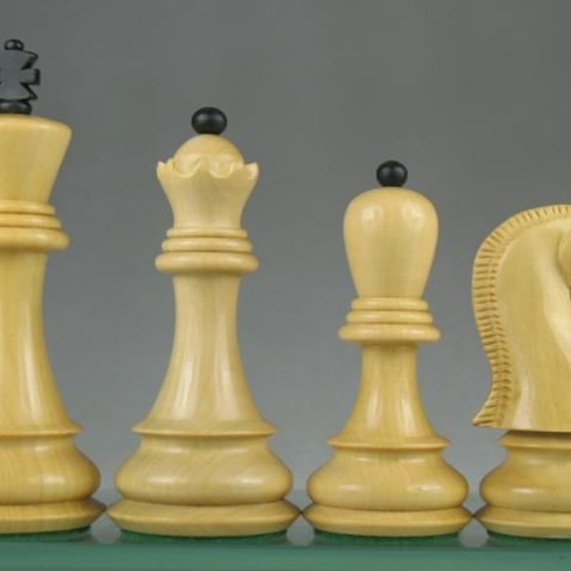 チェス駒34ピースセット(クイーン4つ) Russian style chess pieces
