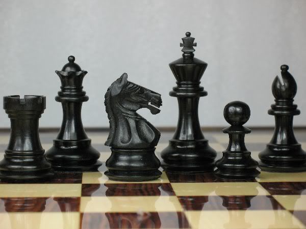 New!チェス駒34ピースセット(クイーン4つ) Staunton Chess Set Ebo