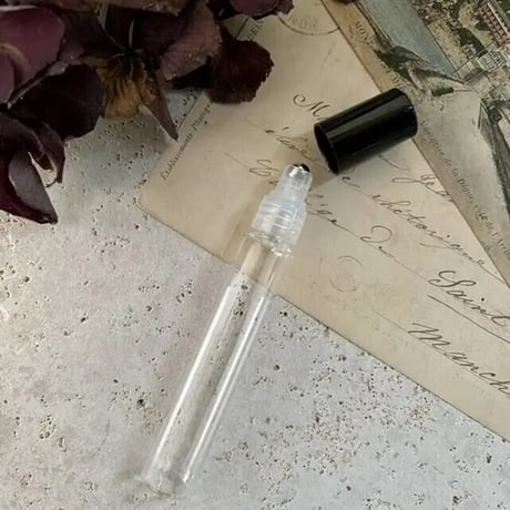 ＜10個より/アソート可/45%OFF＞８ml ロールオンボトル　43214　日本製【小ロット　業務用　香水　フレグランス　アロマ　ワークショップ　調香】