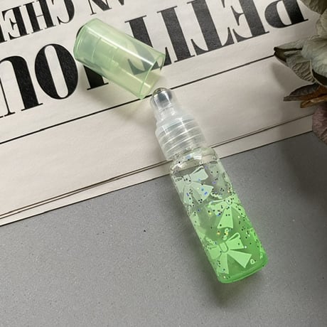 【クリックポスト対応】　４ml リボン柄 ロールオンボトル　ネオングリーン　日本製　クリックポスト発送
