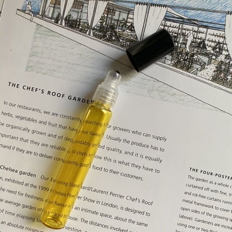 【クリックポスト対応】　８ml ロールオンボトル　イエロー　日本製【メンズ　香水　アロマ　フレグランス　ハッカ　肩こり　調香】