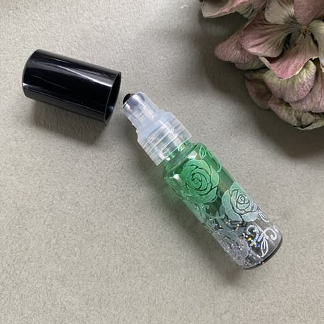 【クリックポスト対応】　４ml ラメバラ ロールオンボトル　グリーン　日本製 【香水　アロマ　フレグランス　香り　薔薇　ギフト】