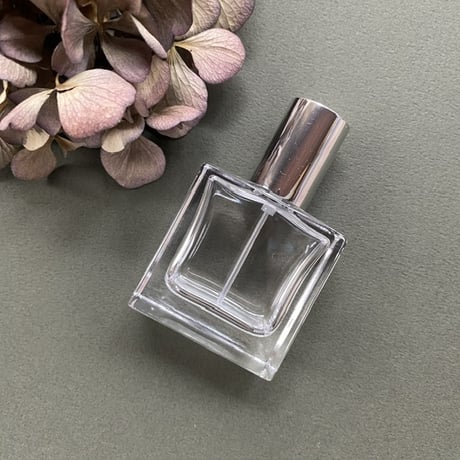 【レターパックプラス発送】 ６個まで購入可能　フランス製 スクエアーガラスアトマイザー 15ML【香水　フレグランス　アロマ　スプレー　ワークショップ　小ロット　全国一律600円】