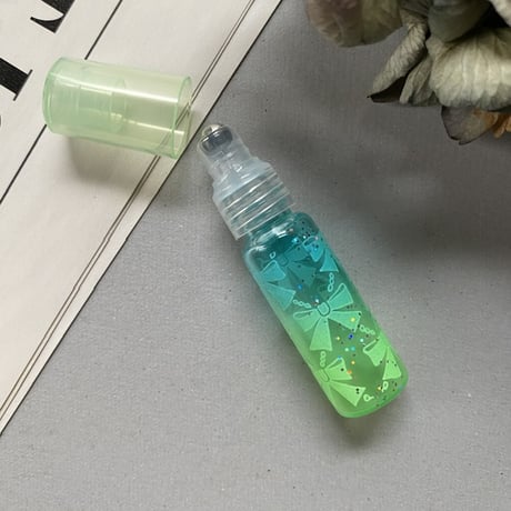 【クリックポスト対応】　４ml リボン柄 ロールオンボトル　YBY 日本製