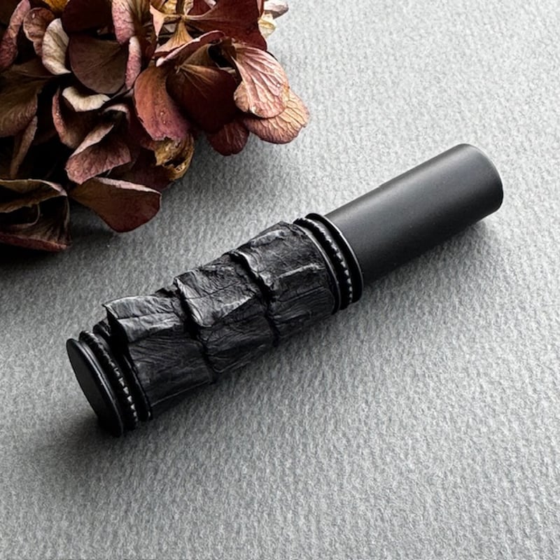 クリックポスト対応】 ワニ革巻き 5MLメタルアトマイザー ブラック