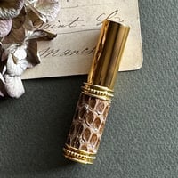 【クリックポスト対応】　革巻きメタルアトマイザー  マットパイソン　PGDSK25  日本製  【ナチュラル　香水　フレグランス　ギフト　アロマ　金運　ヘビ革　ゴールド】