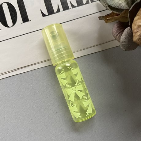 【クリックポスト対応】　４ml リボン柄 ロールオンボトル　ネオンイエロー　日本製　クリックポスト発送