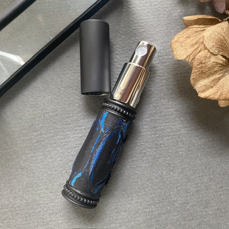 【クリックポスト対応】　パイソン革巻き　5ML メタルアトマイザー　MBKMBL11   日本製【再入荷　メンズ　香水　フレグランス　人気　アロマ　ギフト　キラキラ　お返し】