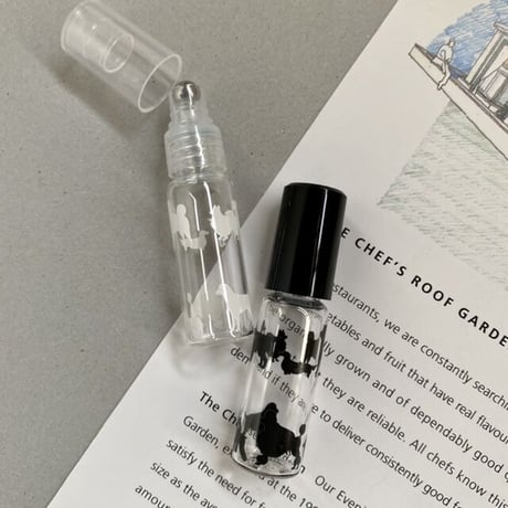 【クリックポスト対応】４ml ロールオンボトル　Dog’s　38154　日本製【動物愛護週間　保護犬　保護猫　チャリティー　寄付　香水　フレグランス　アロマ】