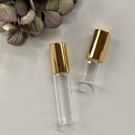 ＜10個より/35％OFF＞２.５ml ロールオンボトル　ゴールドキャップ　日本製（金冠キャップ）【小ロット　業務用　調香　香水　フレグランス　アロマ　ワークショップ】