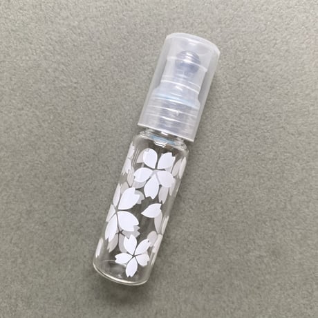 【クリックポスト対応】　４ml さくら柄 ロールオンボトル　日本製 【香水　アロマ　フレグランス　香り　卒業　桜　ギフト】