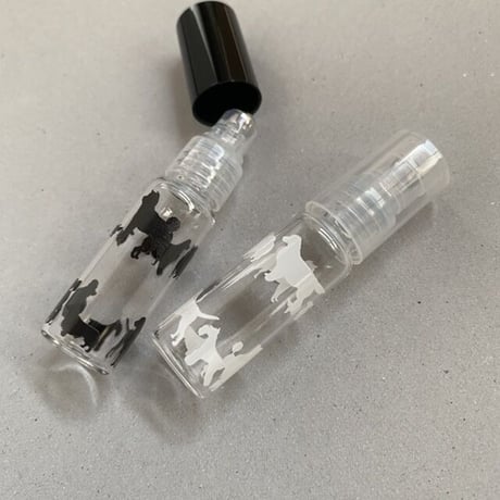 【クリックポスト対応】４ml ロールオンボトル　Dog’s　38154　日本製【動物愛護週間　保護犬　保護猫　チャリティー　寄付　香水　フレグランス　アロマ】