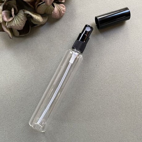 【ヤマト/コンパクト発送】　２０ml クリアーアトマイザー　黒プラスチックキャップ／黒スプレーポンプ　日本製 【メンズ　香水　フレグランス　アロマ　調香　漏れない】