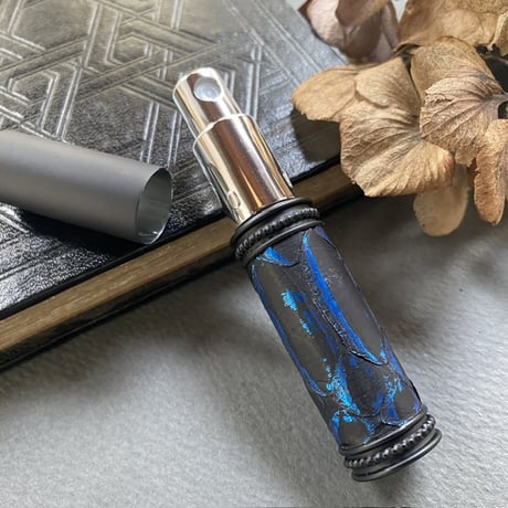 【クリックポスト対応】　パイソン革巻き　5ML メタルアトマイザー　MBKMBL12   日本製【再入荷　人気　メンズ　香水　フレグランス　アロマ　ギフト　キラキラ　お返し】