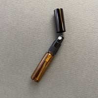 ＜10個入り＞５ml  遮光瓶アトマイザー　黒アルミキャップ／黒スプレーポンプ　日本製 【香水　フレグランス　アロマブレンド　調香レッスン　オリジナル　ワークショップ　小ロット】