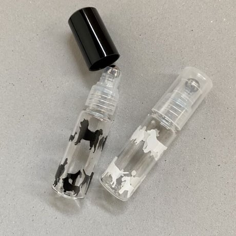【クリックポスト対応】４ml ロールオンボトル　Dog’s　38154　日本製【動物愛護週間　保護犬　保護猫　チャリティー　寄付　香水　フレグランス　アロマ】