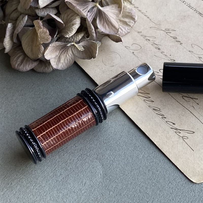 クリックポスト対応】 リザード革巻き メタルアトマイザー ピアノ