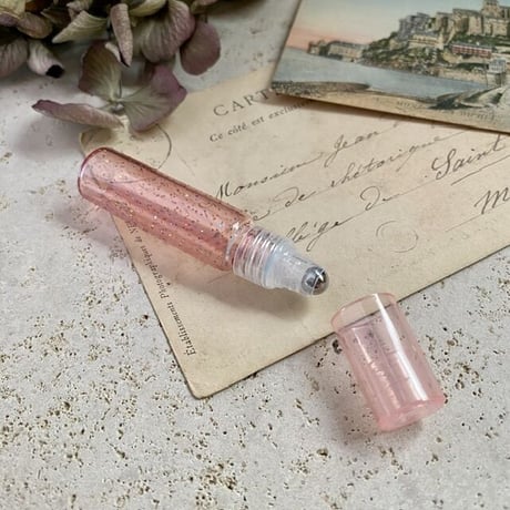 【クリックポスト対応】５ml ロールオンボトル　ラメローズピンク　日本製【アロマ　香水　フレグランス　安眠　調香】