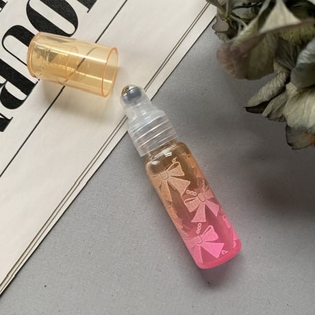 【クリックポスト対応】　４ml リボン柄 ロールオンボトル　OR/PK　日本製