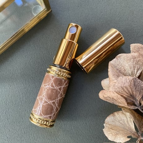 【クリックポスト対応】　クロコダイル革巻き　4ML メタルアトマイザー　ピカゴールド　PGDBG04　日本製【香水　フレグランス　お返し　アロマ　ギフト　ワニ革】
