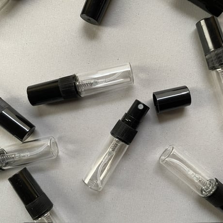 【クリックポスト対応】３ml キャップ付きガラスアトマイザー 10個入り　黒色/スクリュー式【香水サンプル　香水サブスク　香水定期便　フレグランス　アロマ　小分け】