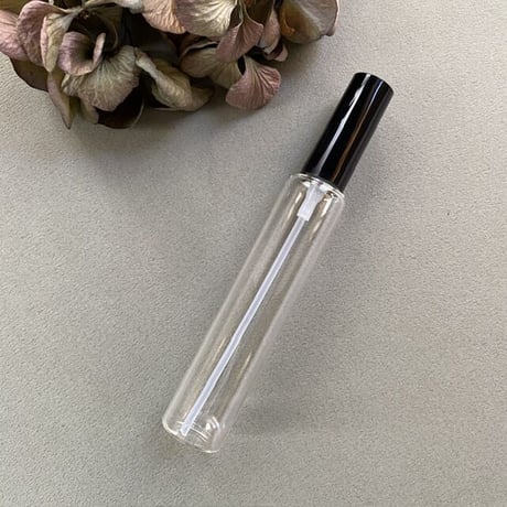 【ヤマト/コンパクト発送】　２０ml クリアーアトマイザー　黒プラスチックキャップ／黒スプレーポンプ　日本製 【メンズ　香水　フレグランス　アロマ　調香　漏れない】