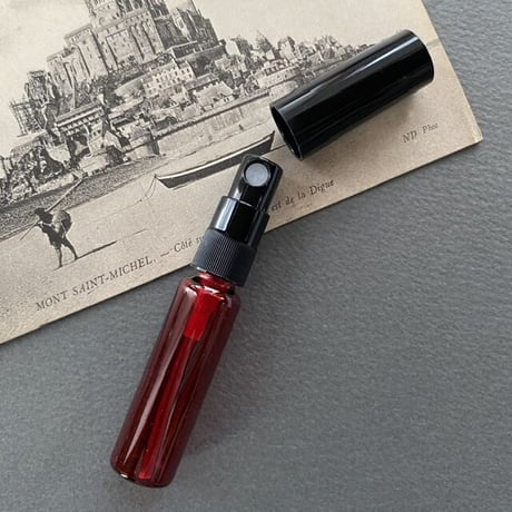 新品　MA*RS 香水ボトルプリントタンクトップパフューム柄 新品 MA*RS 香水ボトルプリントタンクトップパフューム柄