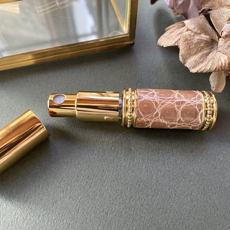 【クリックポスト対応】　クロコダイル革巻き　4ML メタルアトマイザー　ピカゴールド　PGDBG04　日本製【香水　フレグランス　お返し　アロマ　ギフト　ワニ革】